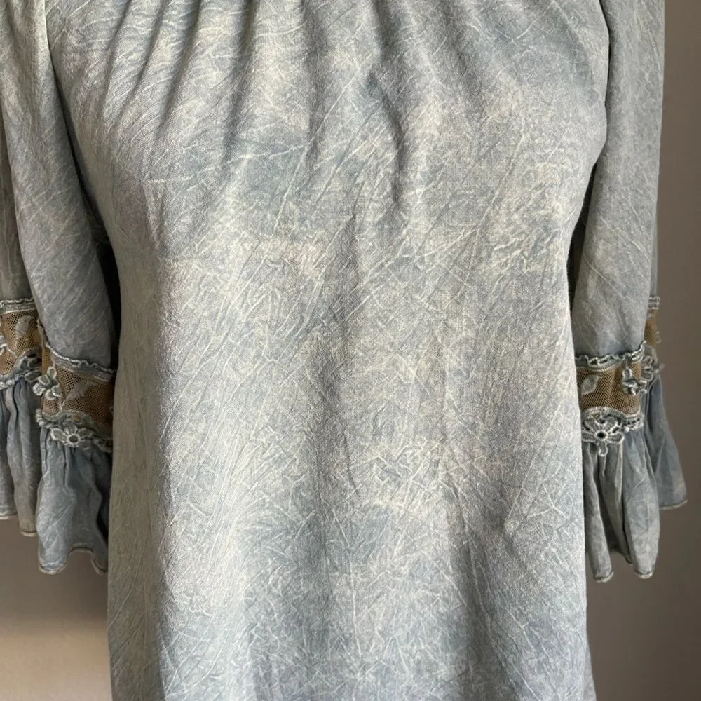 EUC J&M Clothing faded denim blouse with 3/4 sleeve with antique lace accent. - Picture 4 of 5